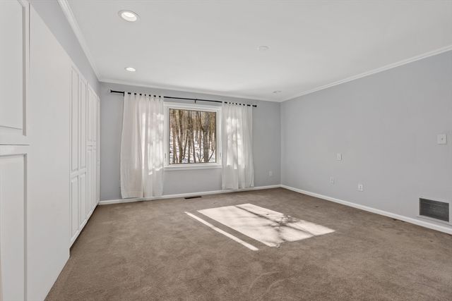 4 Essex 4, Wayland, MA 01778