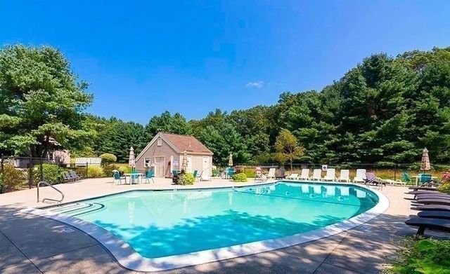 4 Essex 4, Wayland, MA 01778