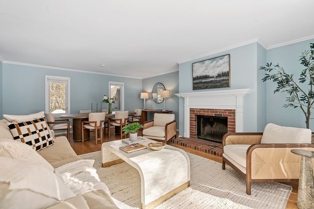 4 Essex 4, Wayland, MA 01778