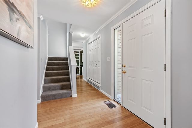 4 Essex 4, Wayland, MA 01778