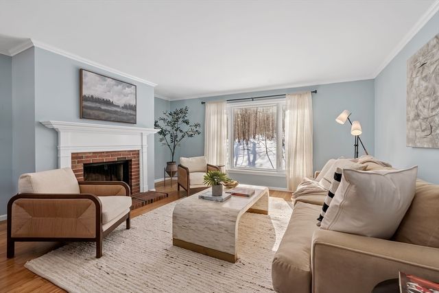 4 Essex 4, Wayland, MA 01778