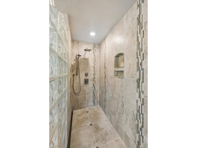 6573 S Kearney Cir, Centennial, CO 80111