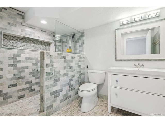 6573 S Kearney Cir, Centennial, CO 80111