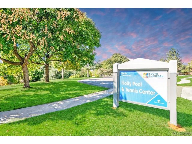 6573 S Kearney Cir, Centennial, CO 80111