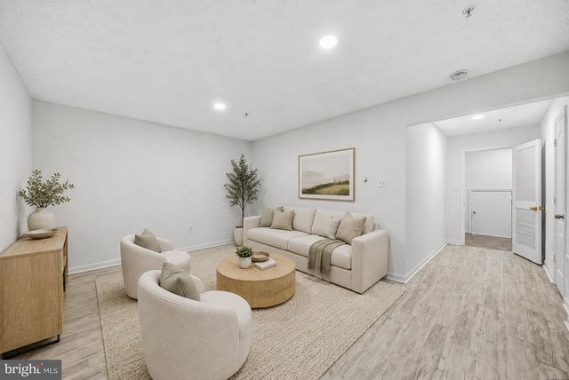 8111 PICARD LN, Upper Marlboro, MD 20774