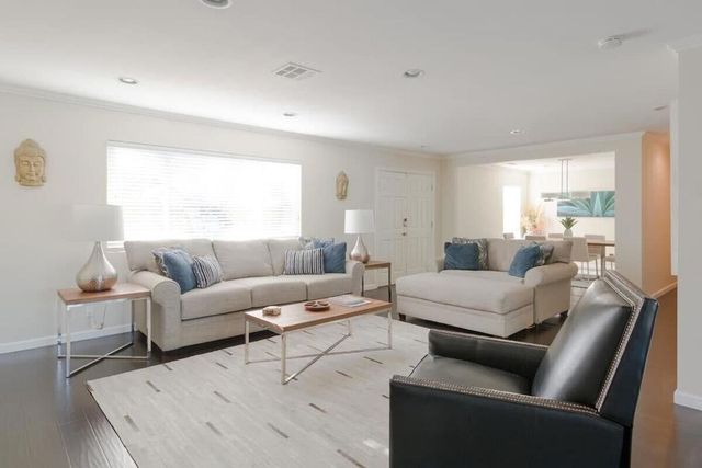 980 N Biskra Road, Palm Springs, CA 92262