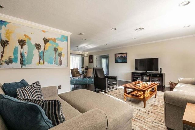 980 N Biskra Road, Palm Springs, CA 92262