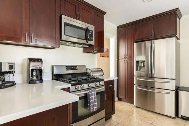 980 N Biskra Road, Palm Springs, CA 92262