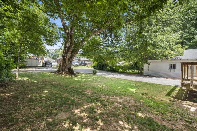 939 East Loren Street, Springfield, MO 65807
