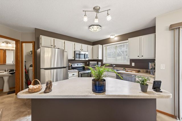 8763 Bechtel Avenue 152, Inver Grove Heights, MN 55076