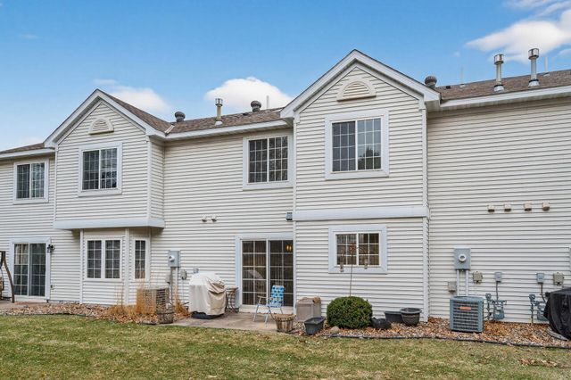 8763 Bechtel Avenue 152, Inver Grove Heights, MN 55076