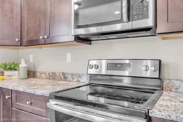 4080 Lancaster Drive, Fort Gratiot, MI 48059