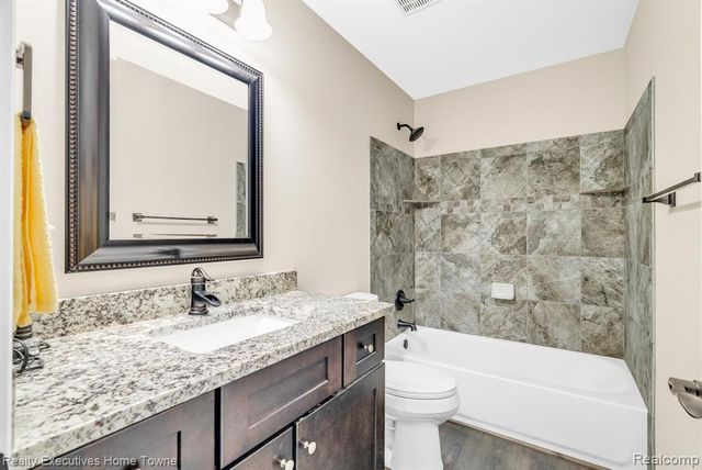 4080 Lancaster Drive, Fort Gratiot, MI 48059