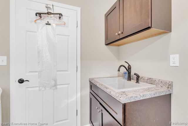 4080 Lancaster Drive, Fort Gratiot, MI 48059