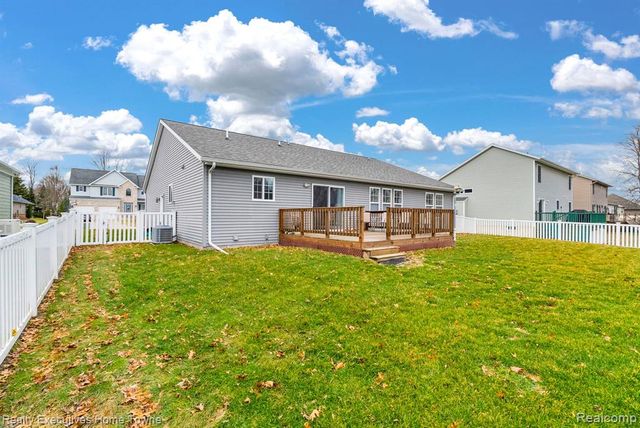 4080 Lancaster Drive, Fort Gratiot, MI 48059