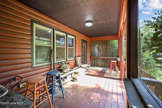 495 Highway 172, Hubert, NC 28539