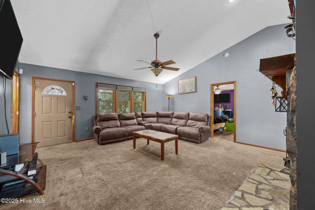 495 Highway 172, Hubert, NC 28539