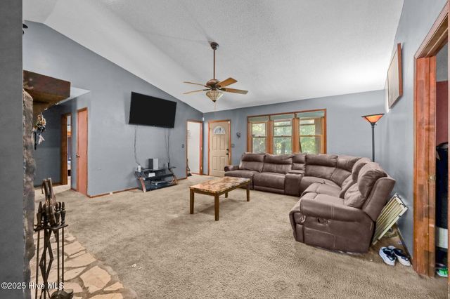 495 Highway 172, Hubert, NC 28539