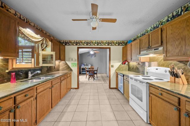 495 Highway 172, Hubert, NC 28539