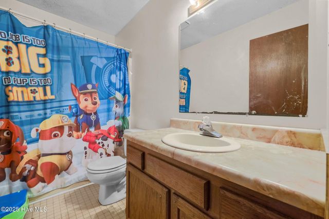 495 Highway 172, Hubert, NC 28539