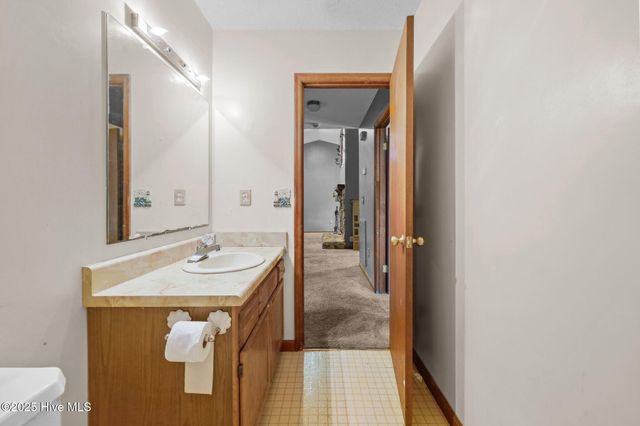 495 Highway 172, Hubert, NC 28539