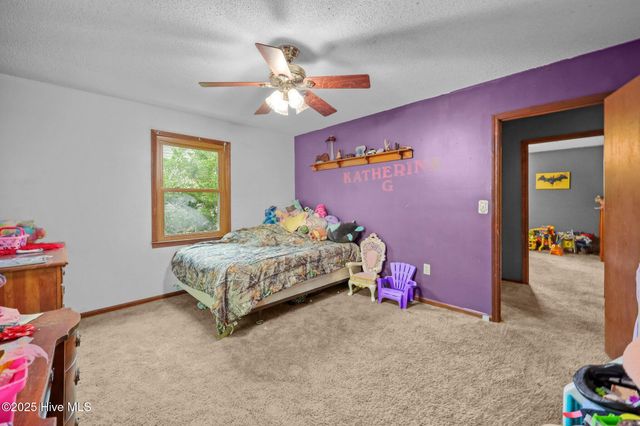 495 Highway 172, Hubert, NC 28539