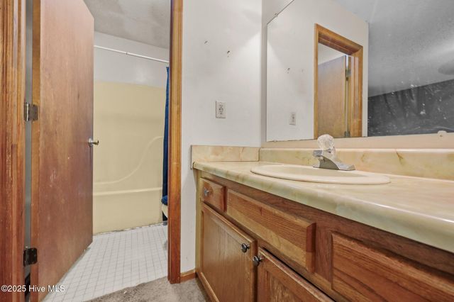 495 Highway 172, Hubert, NC 28539