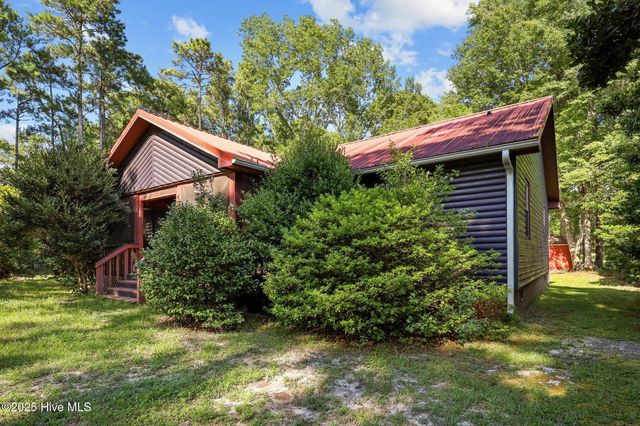 495 Highway 172, Hubert, NC 28539