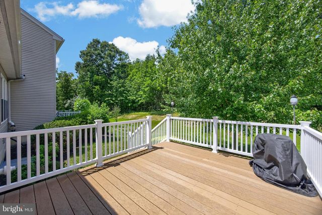 2232 PEMBROKE LN, Chester Springs, PA 19425