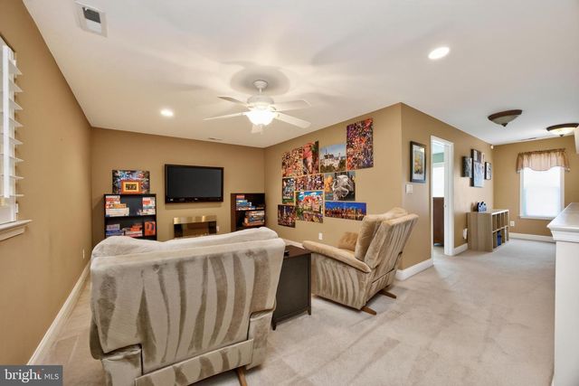 2232 PEMBROKE LN, Chester Springs, PA 19425