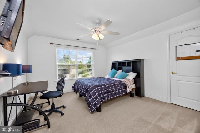 2232 PEMBROKE LN, Chester Springs, PA 19425