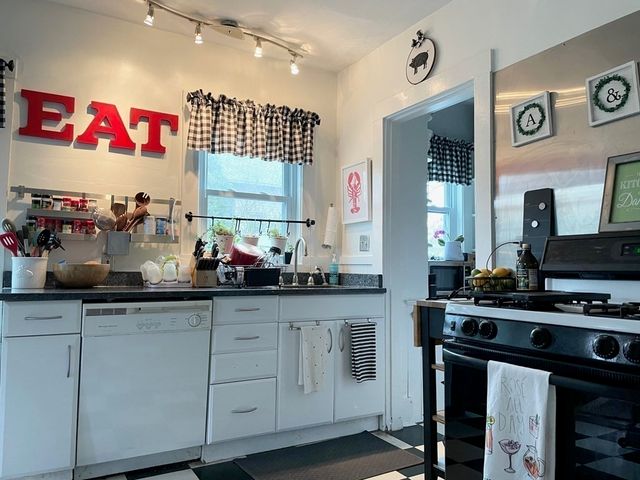 51 Presentation Rd 1, Boston, MA 02135