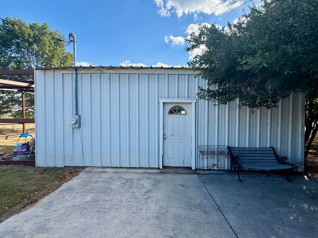 3420 Springfield Road, Springtown, TX 76082