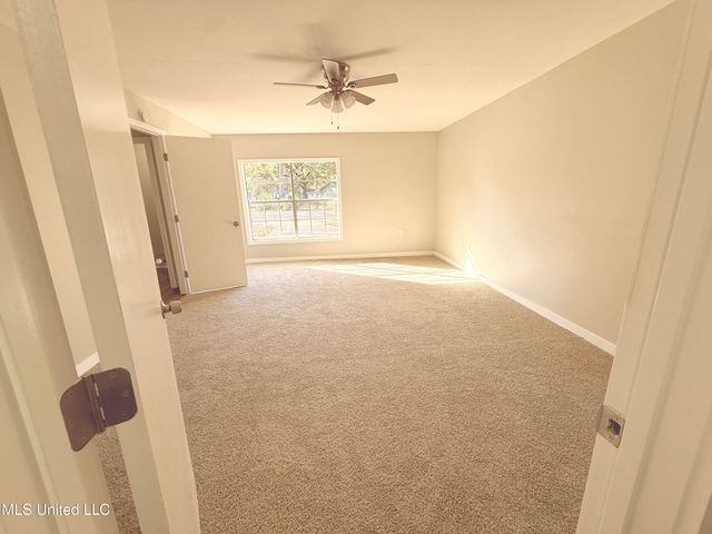 250 Maxine Circle, Pearl, MS 39208