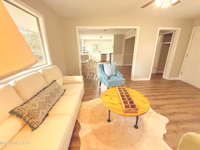 250 Maxine Circle, Pearl, MS 39208