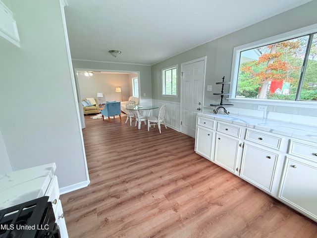 250 Maxine Circle, Pearl, MS 39208