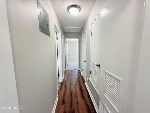 250 Maxine Circle, Pearl, MS 39208