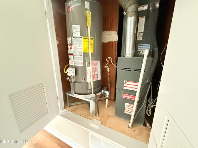 250 Maxine Circle, Pearl, MS 39208