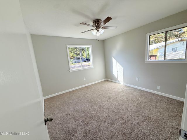 250 Maxine Circle, Pearl, MS 39208