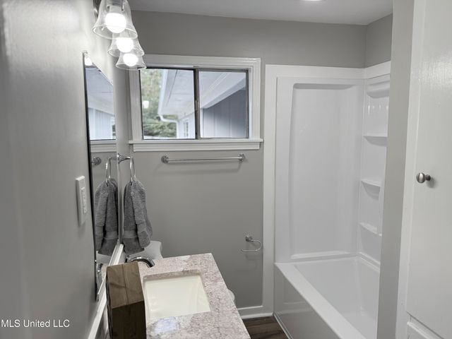 250 Maxine Circle, Pearl, MS 39208