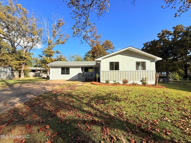 250 Maxine Circle, Pearl, MS 39208