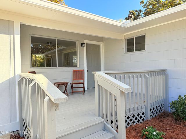 250 Maxine Circle, Pearl, MS 39208