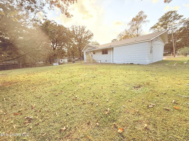 250 Maxine Circle, Pearl, MS 39208
