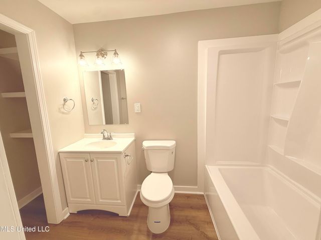 250 Maxine Circle, Pearl, MS 39208