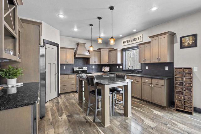 4982 POTTERS CROSSING, Pulaski, WI 54162