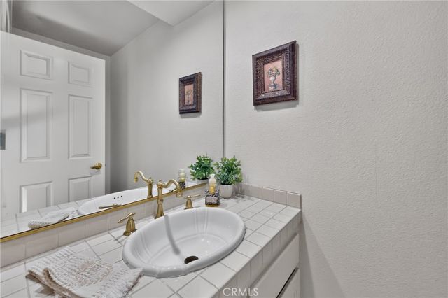 43 Seabrook Cove, Newport Beach, CA 92660