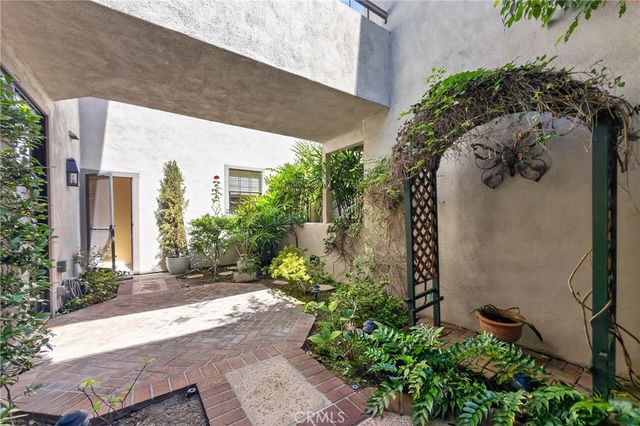 43 Seabrook Cove, Newport Beach, CA 92660