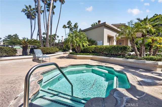 43 Seabrook Cove, Newport Beach, CA 92660