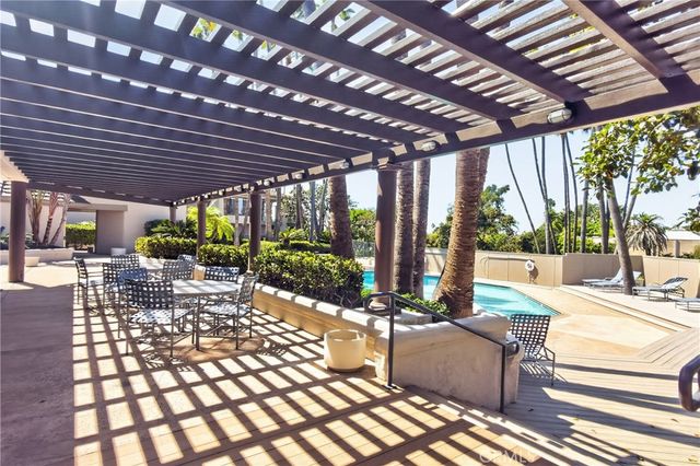 43 Seabrook Cove, Newport Beach, CA 92660