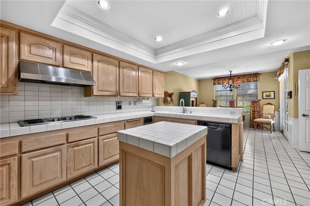 43 Seabrook Cove, Newport Beach, CA 92660